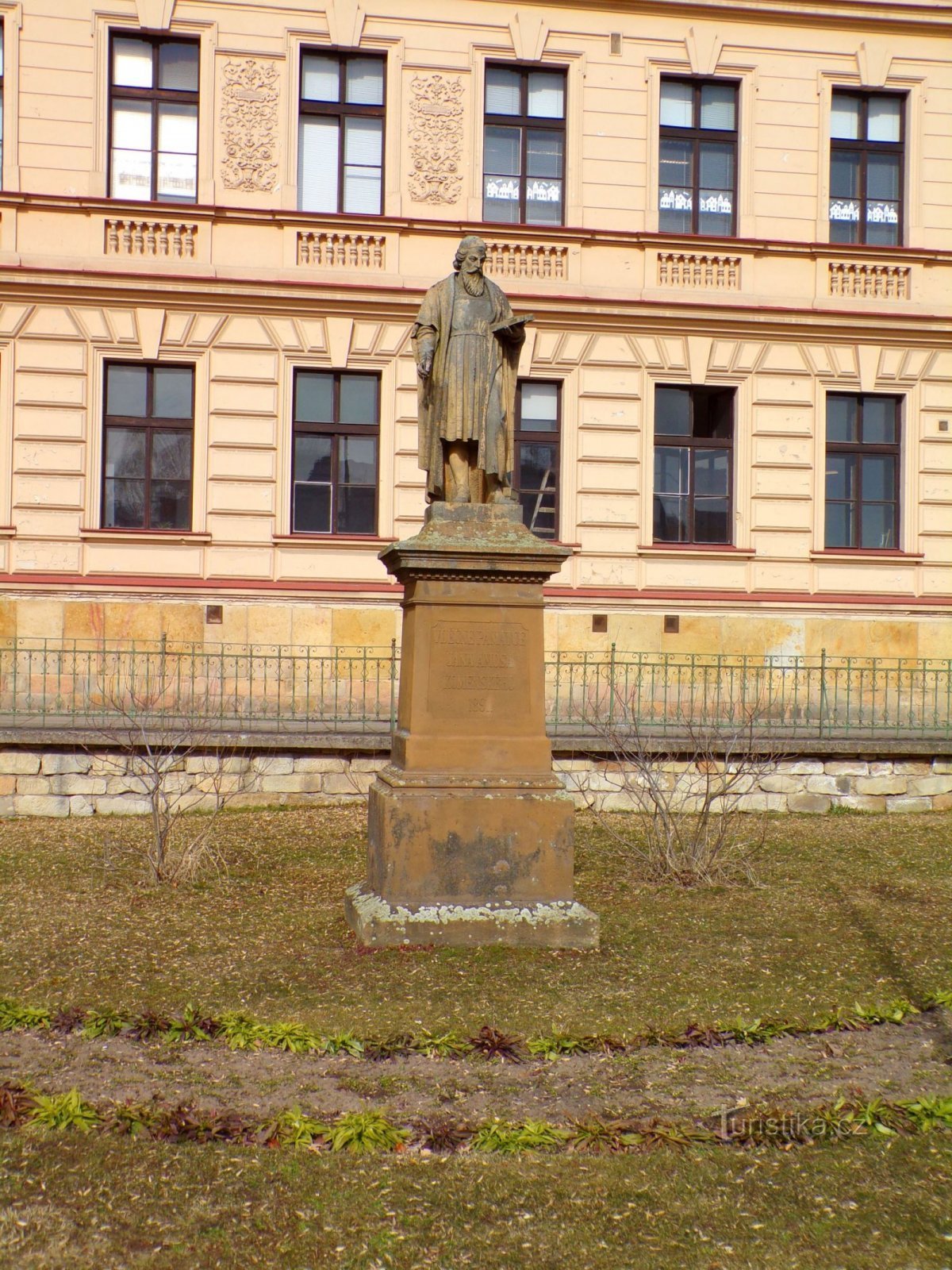 Monument til Jan Amos Comenius (Jičín, 3.3.2022/XNUMX/XNUMX)