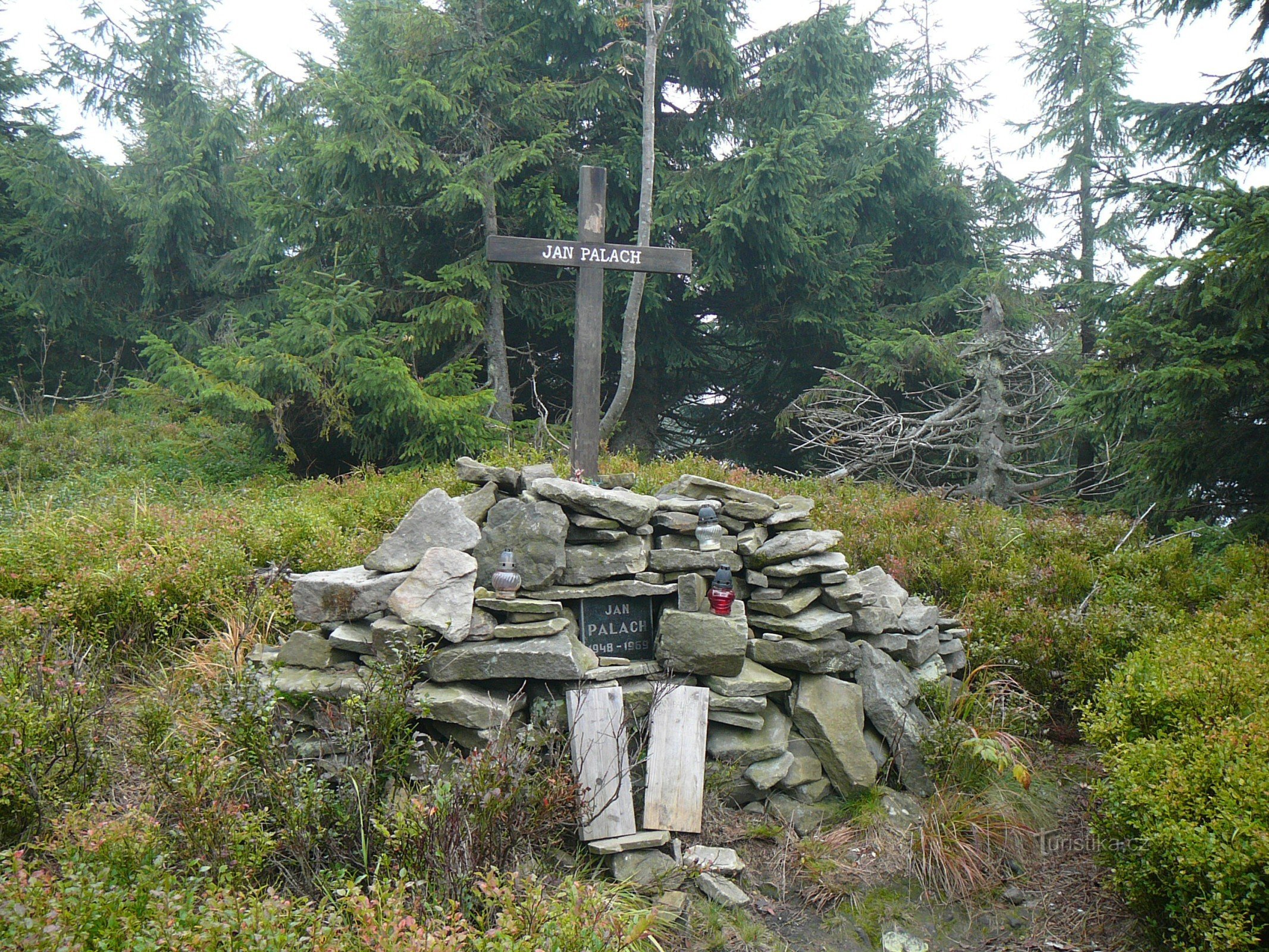 monumentul lui Jan Palach pe Smrk