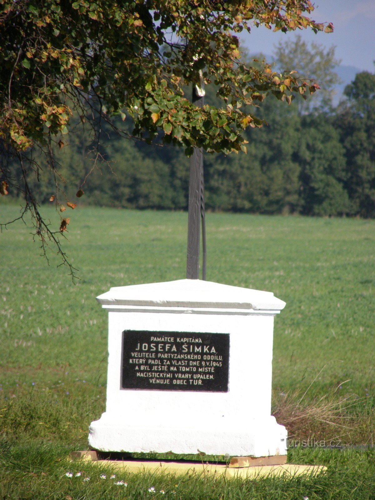 Monument voor Josef Šimek in de buurt van Tura