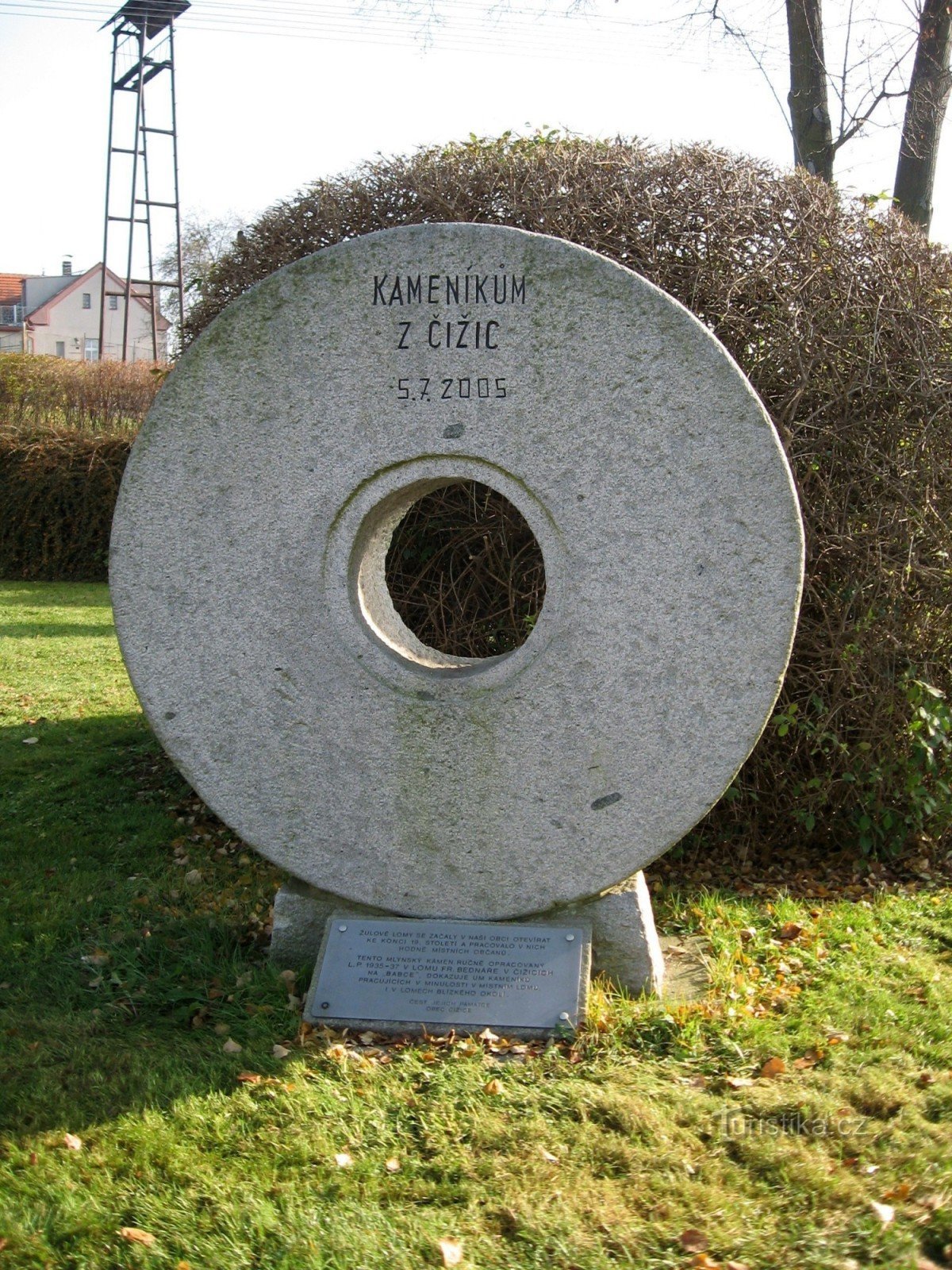 KAMÈNIKůM-DENKMAL IN ČIŽICE