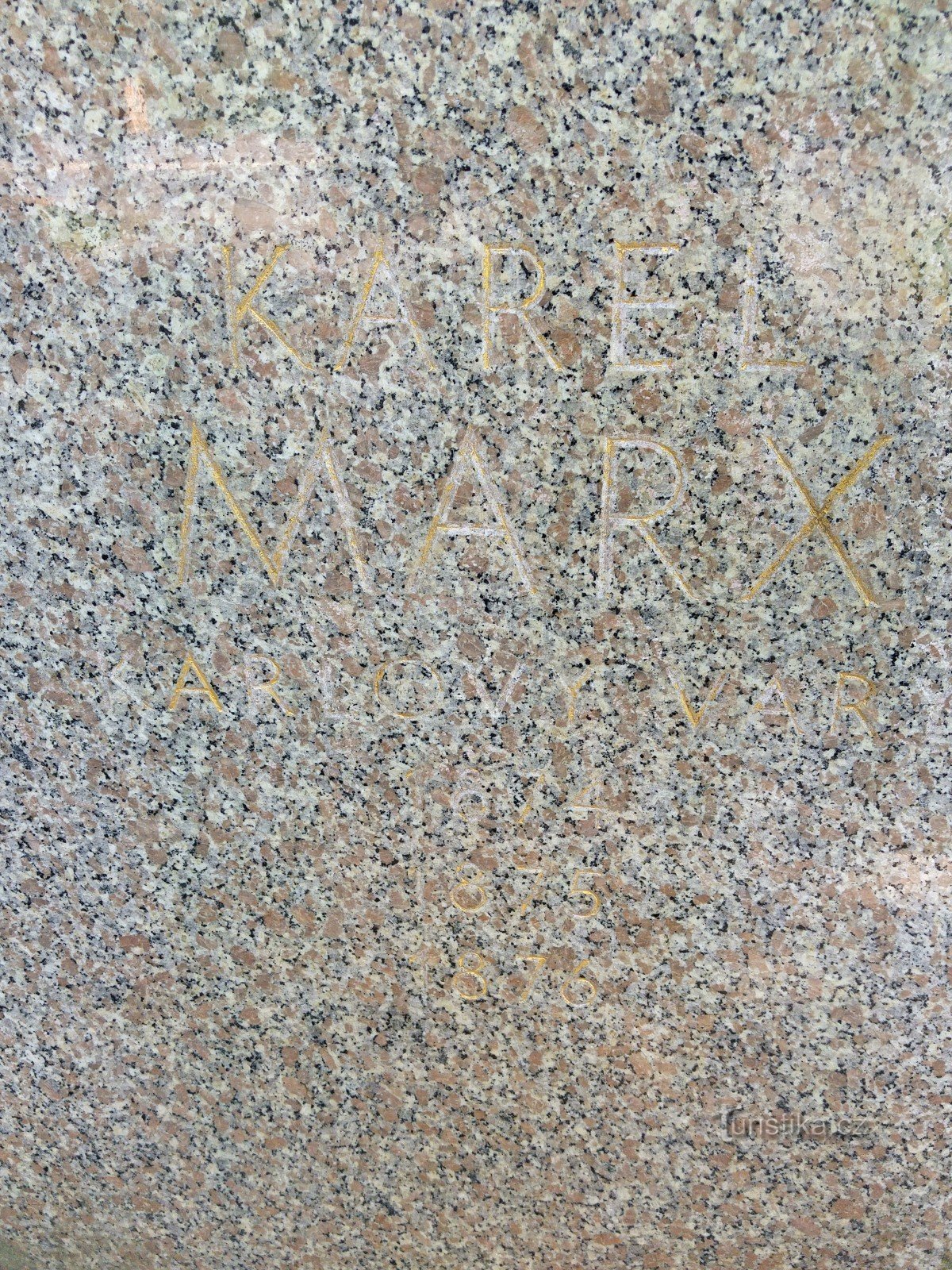 カール マルクスの記念碑 - カルロヴィ ヴァリ