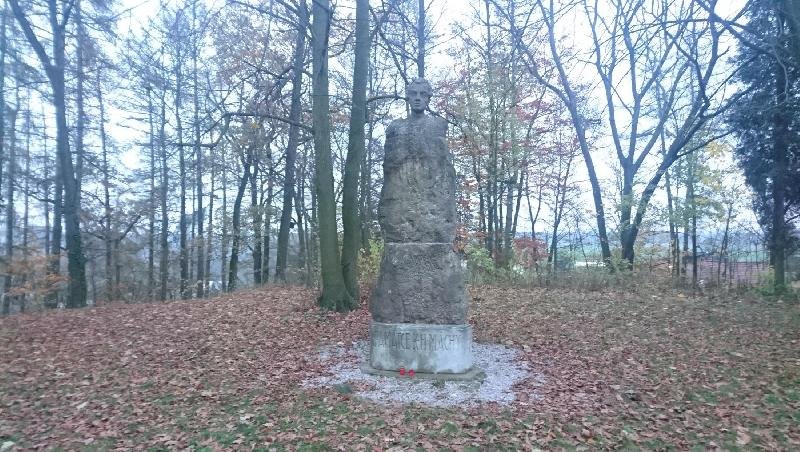 pomník Karlu Hynku Máchovi