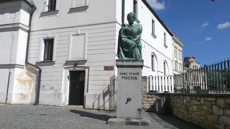 pomník Karlu Hynku Máchovi