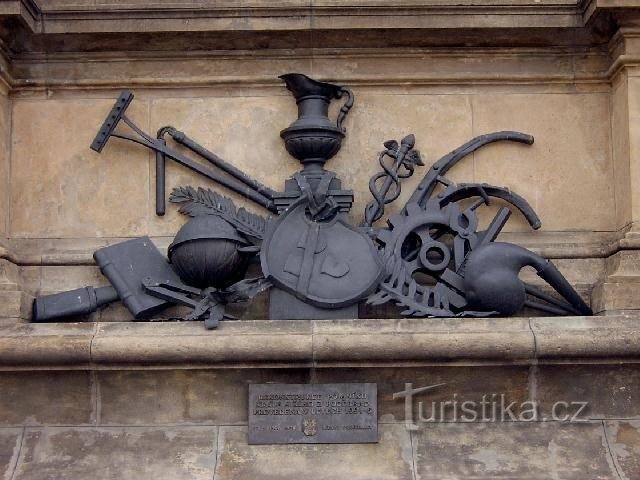 Pomnik króla Jerzego z Podiebradów - detal