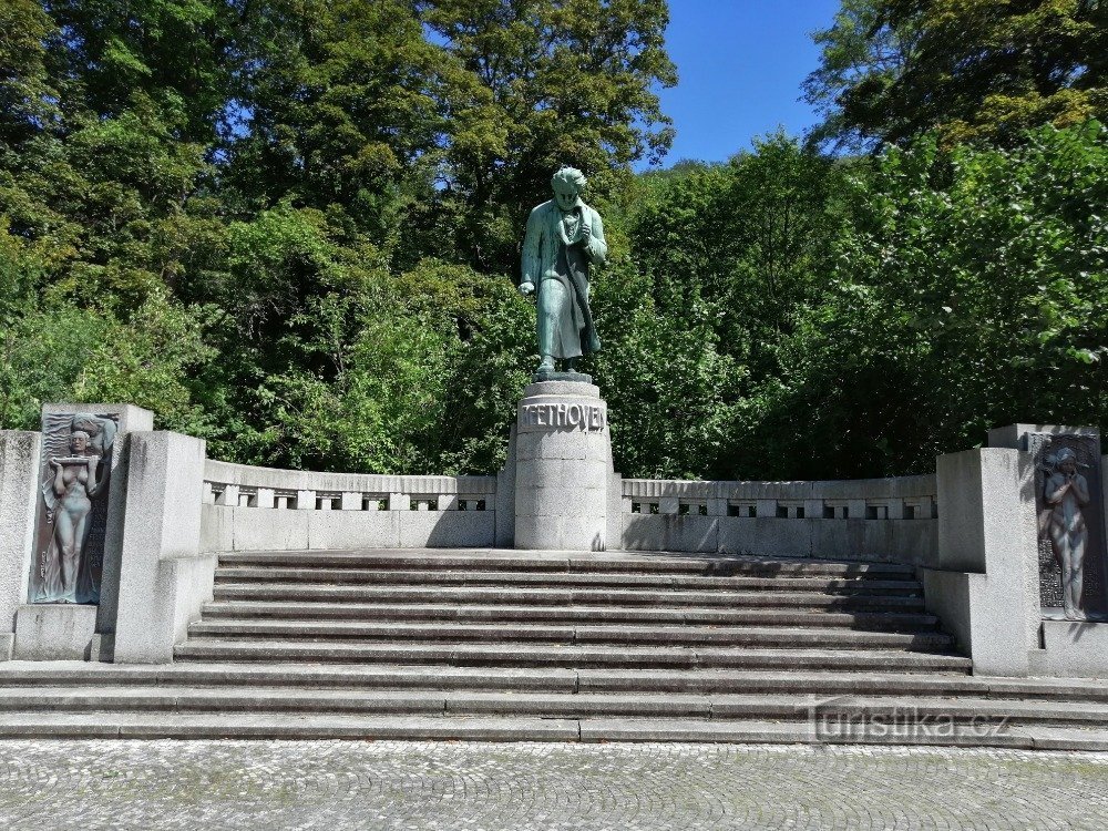 Pomník Ludwiga van Beethovena - Karlovy Vary