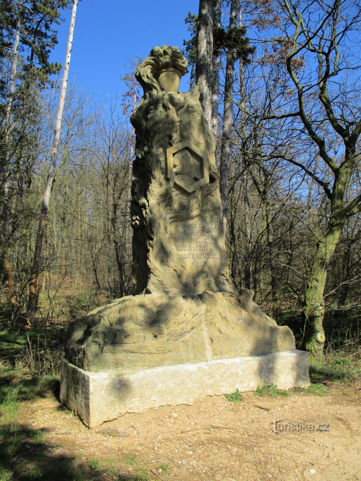 Monument voor M. Jan Hus in Pašát (Urbanice)