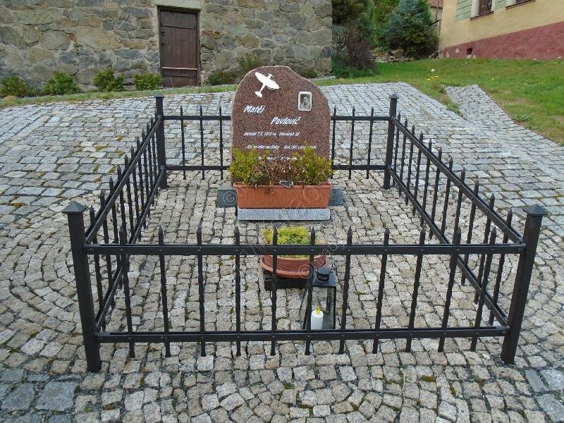 pomník Matěje Pavloviče a Českého čtyřlístku stíhacích pilotů RAF