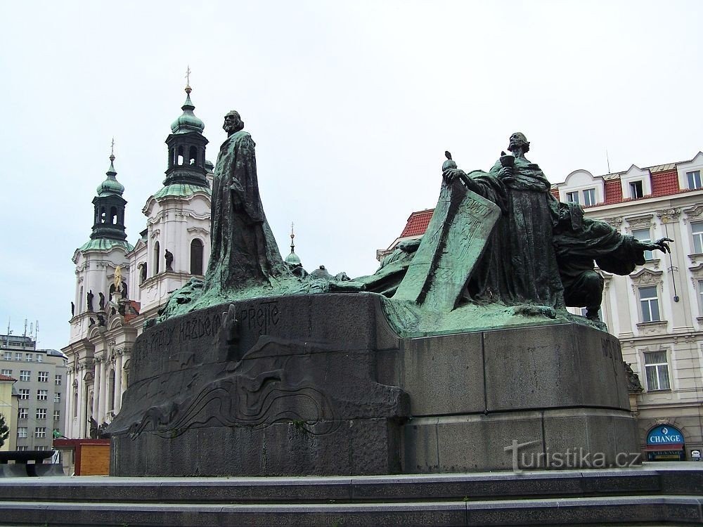 Monumentul maestrului Jan Hus