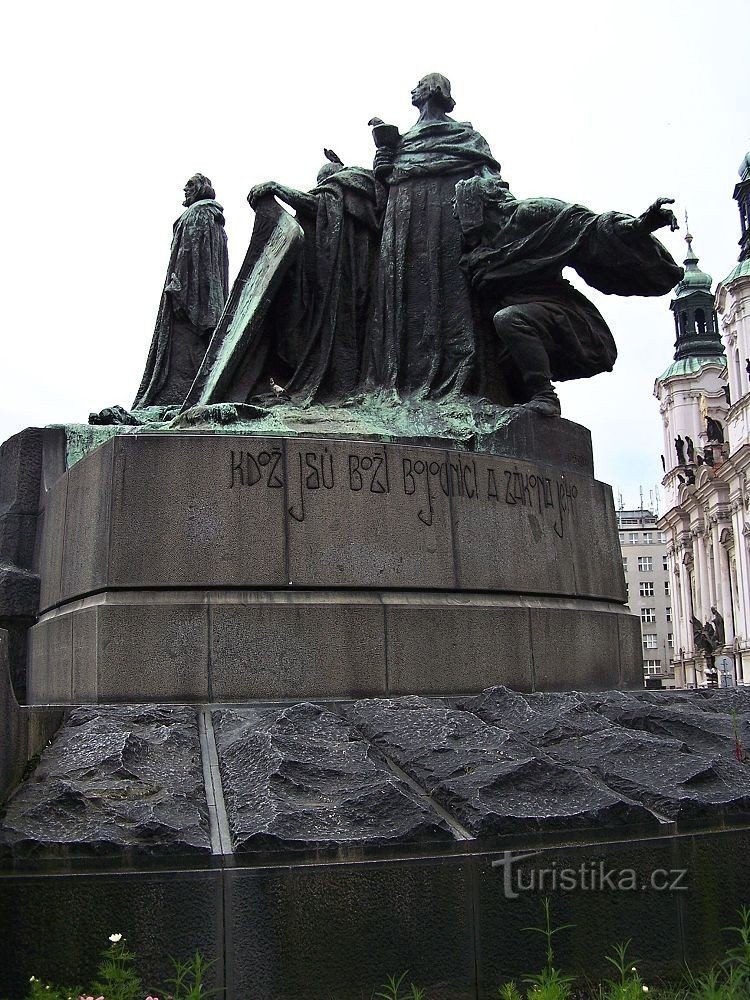 Monumentul maestrului Jan Hus