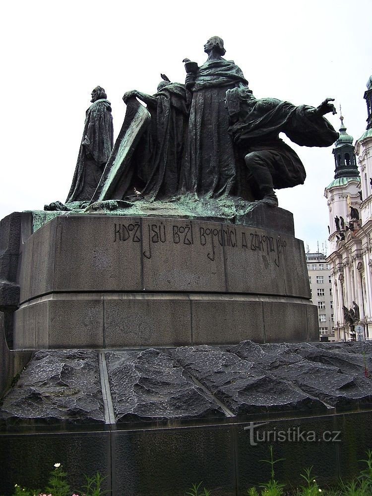 Monument au Maître Jan Hus