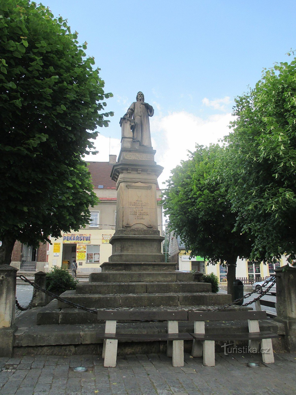 Monumentul maestrului Jan Hus