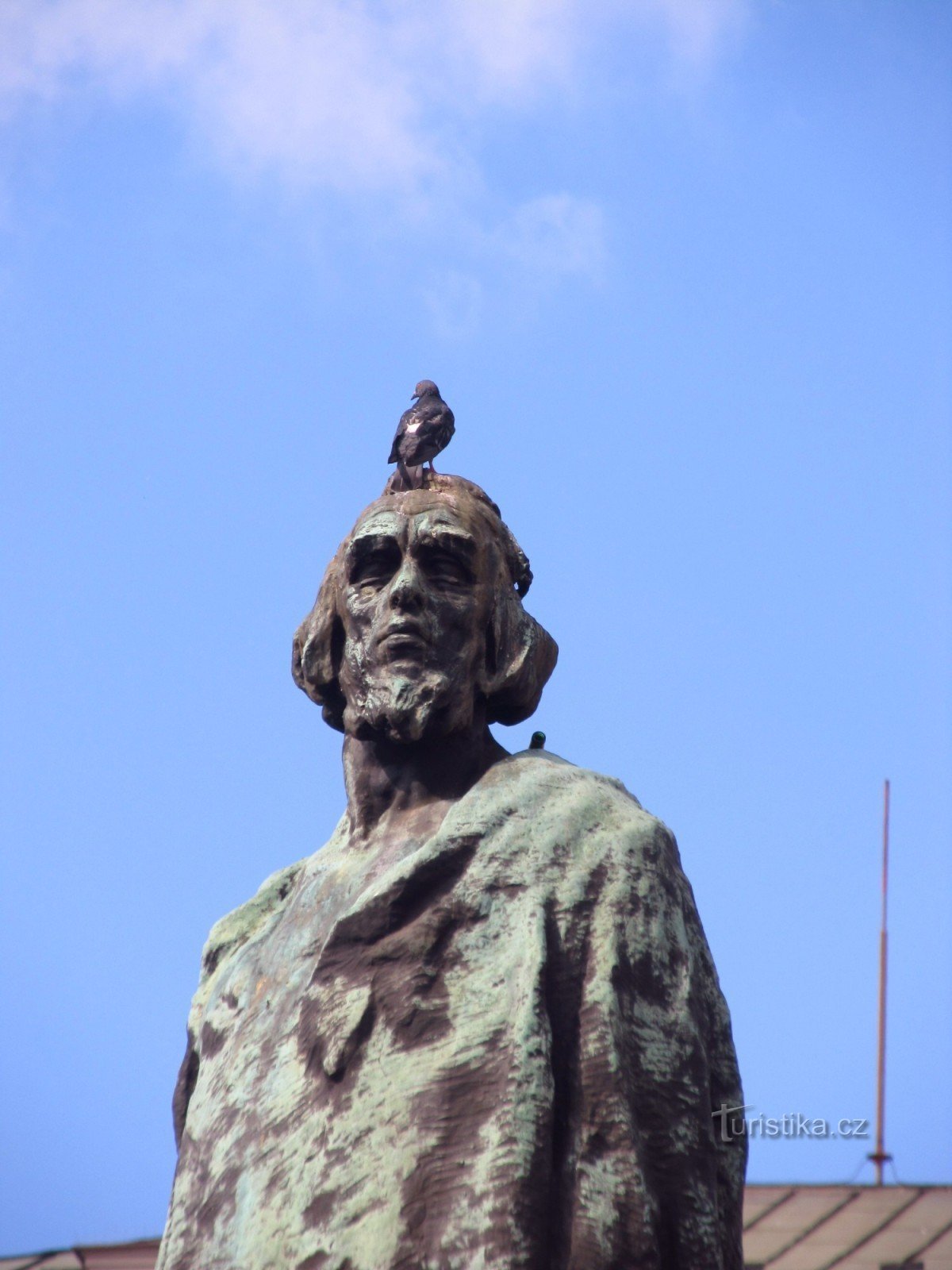 Monumento ao mestre Jan Hus na Praça da Cidade Velha em Praga