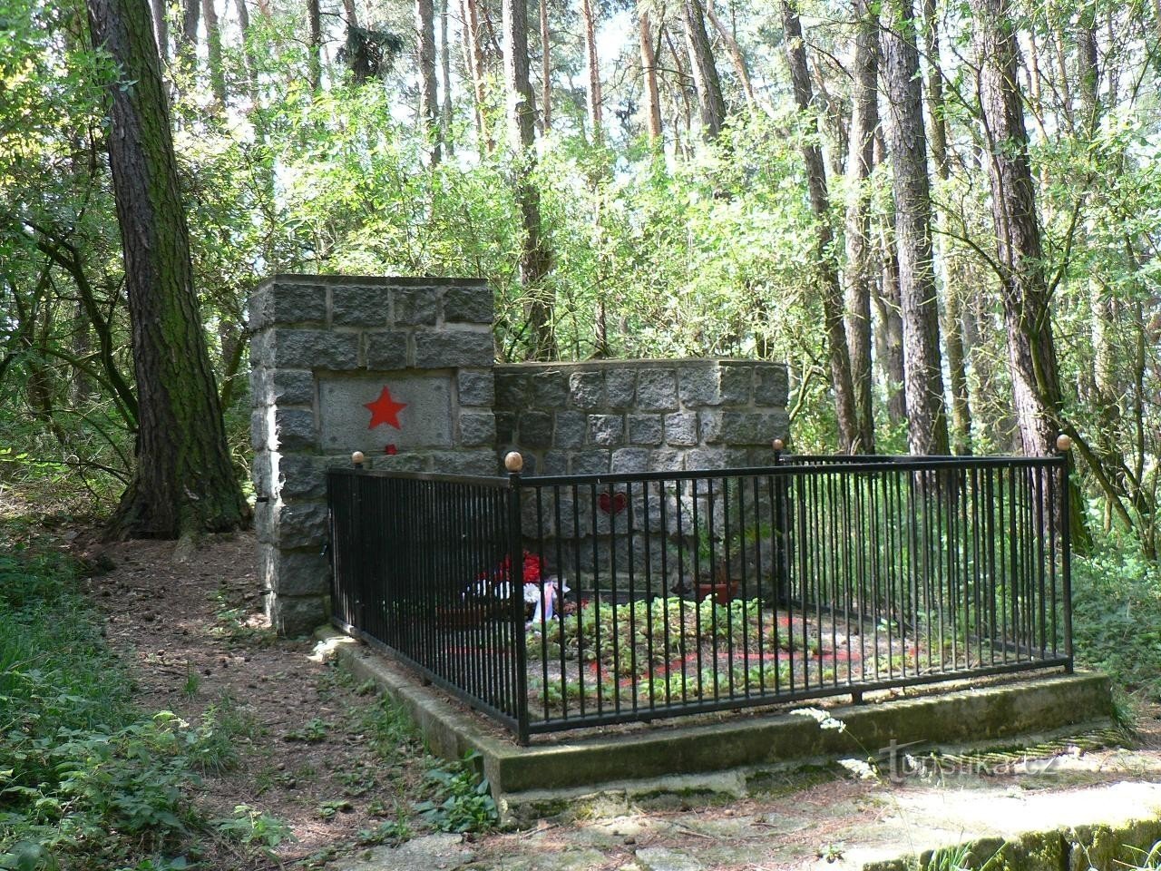 Monument à Dominique