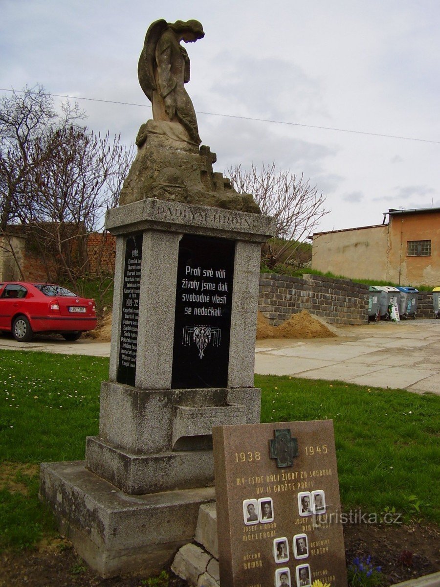 Monument voor de inwoners van Lovčice, slachtoffers van St. I. oorlog