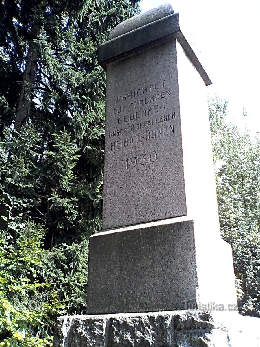 Monument aux victimes de la Première Guerre mondiale à Hraničná