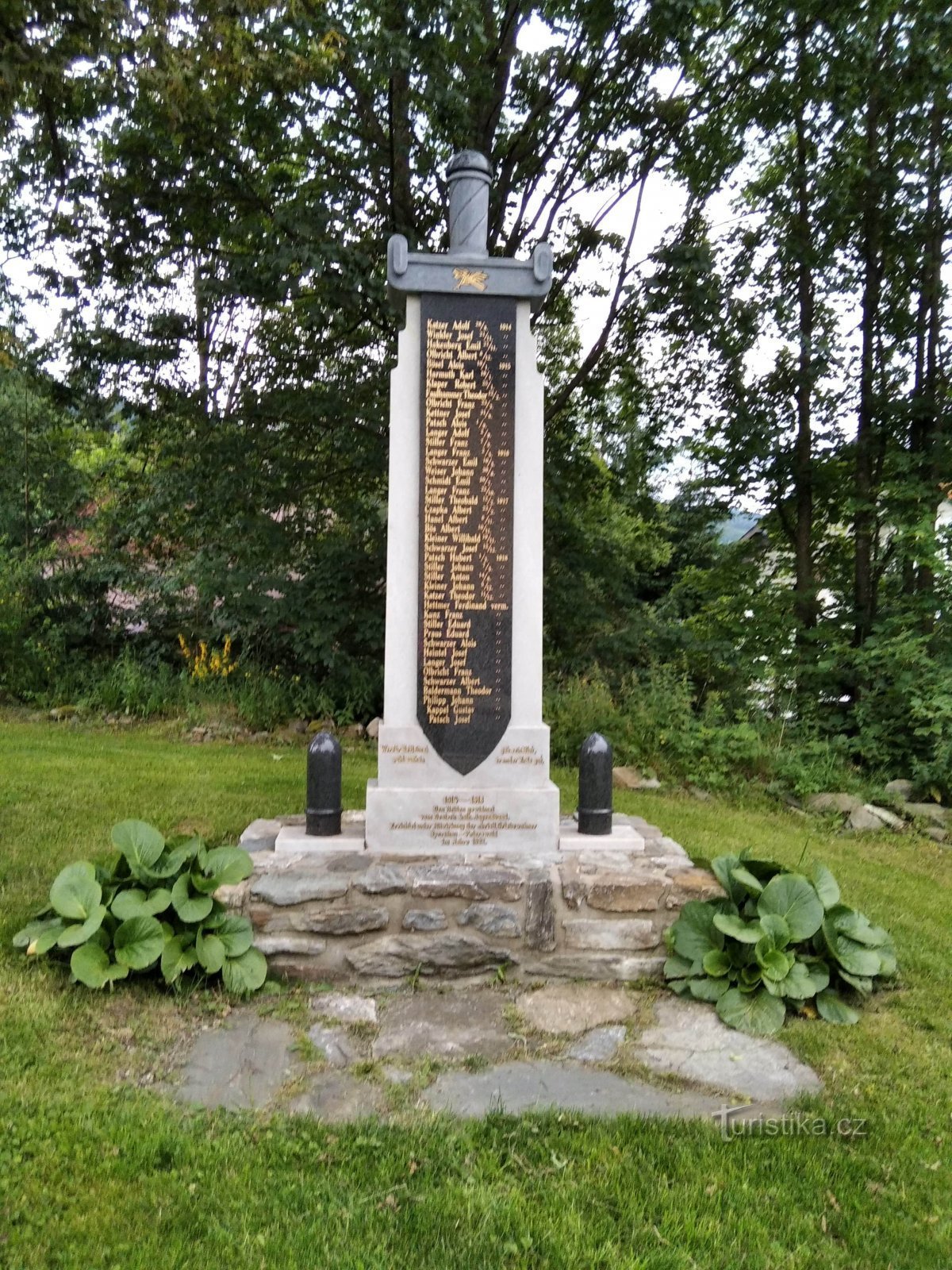 Monument aux victimes de la Première Guerre mondiale à Ostružná