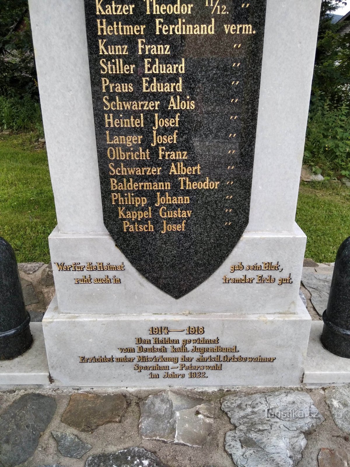 Monumento a las víctimas de la Primera Guerra Mundial en Ostružná