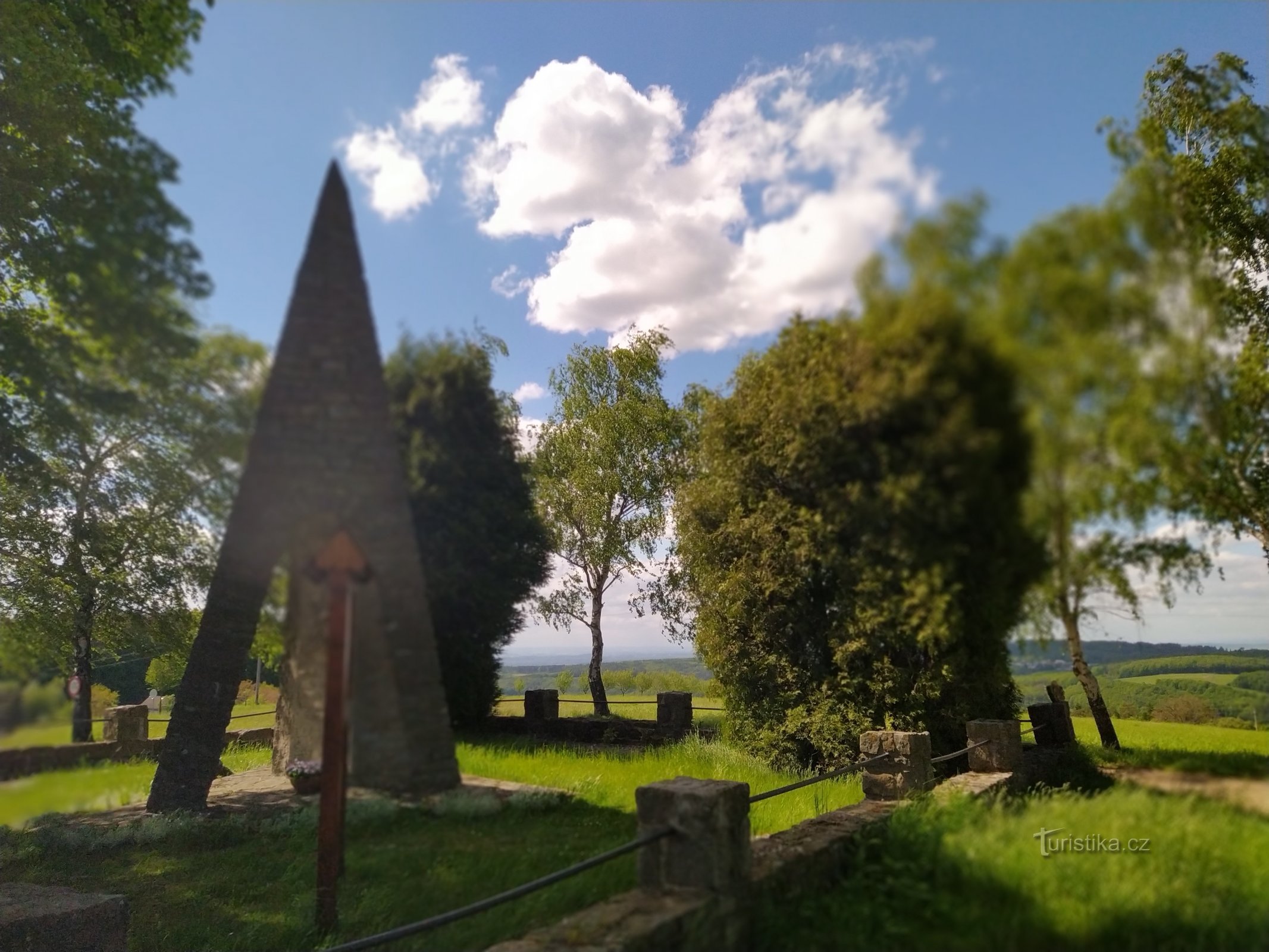 Monument till offren för 2nd St. krig vid Kříby nära Zlín