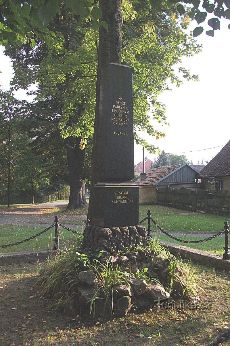 Spomenik žrtvama Drugog svjetskog rata u Zahrádkyju