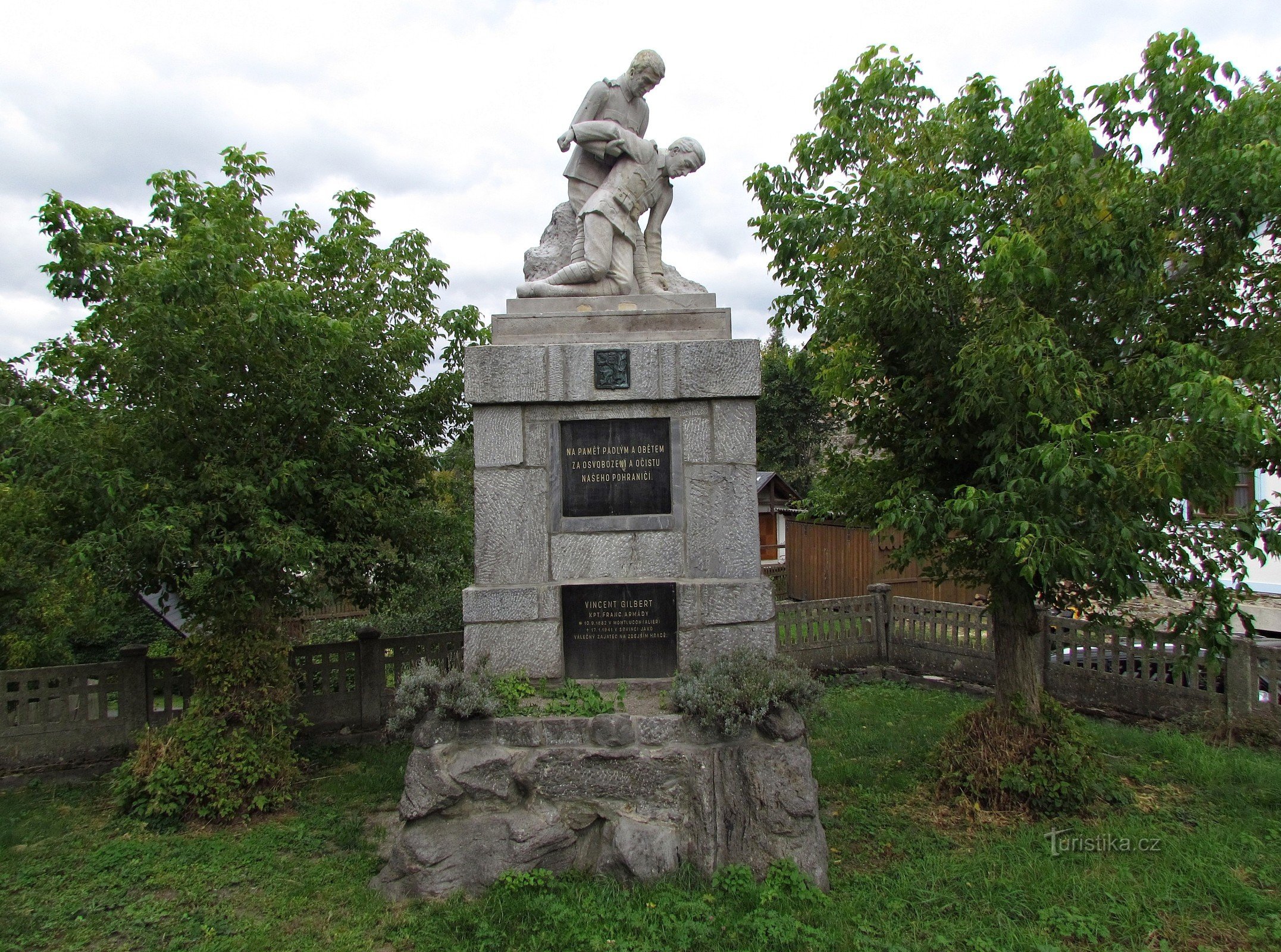 Memorial às vítimas