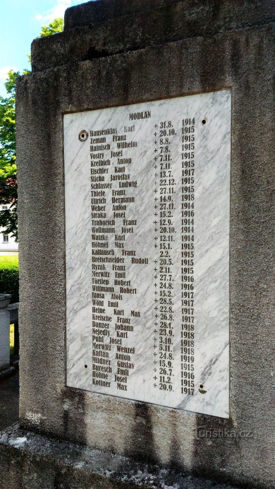 Monumento alle vittime della prima guerra mondiale a Modlany