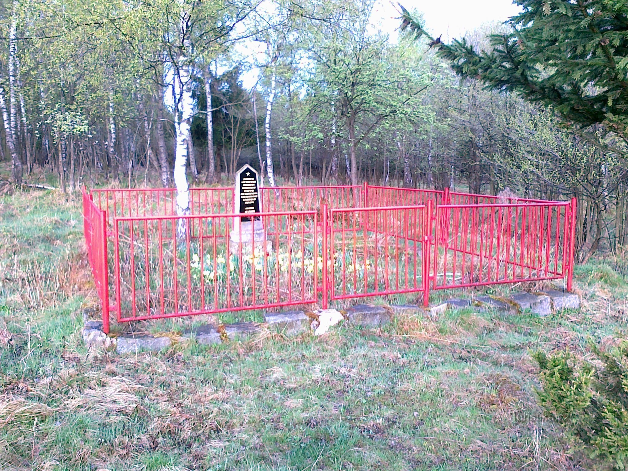 Monument til ofrene for dødsmarchen nær Křimov.