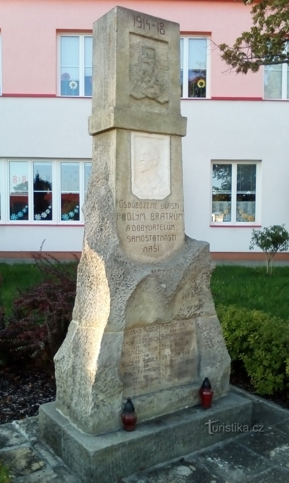 Monument for ofrene for Første Verdenskrig i Srch