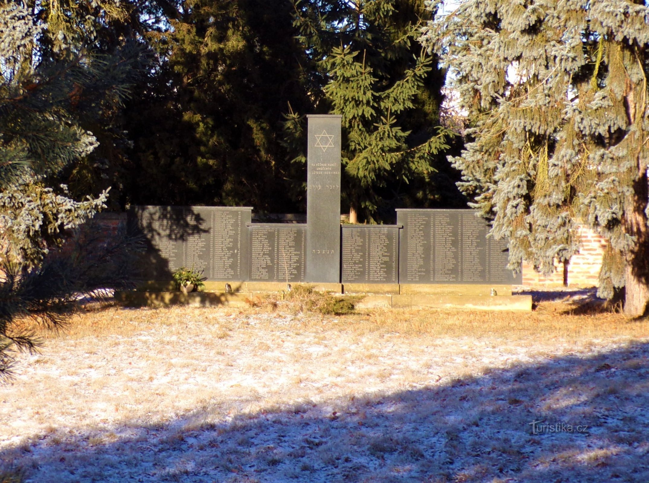 Monumento alle vittime della Shoah (Hradec Králové, 26.12.2021/XNUMX/XNUMX)