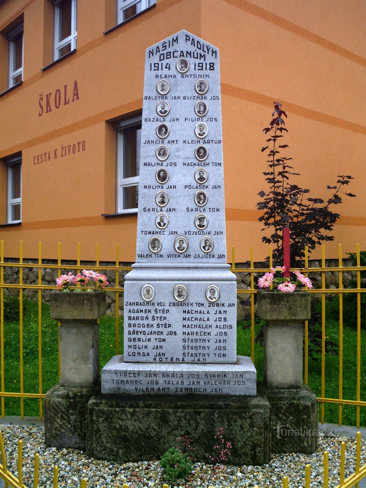 第一次世界大戦の犠牲者の記念碑