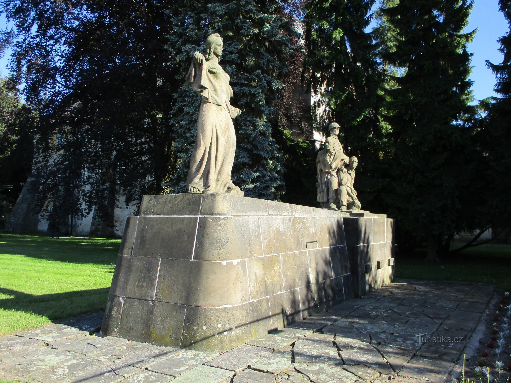 Monument à la résistance et aux victimes de la Seconde Guerre mondiale (Smiřice, 2 juin 2.6.2019)