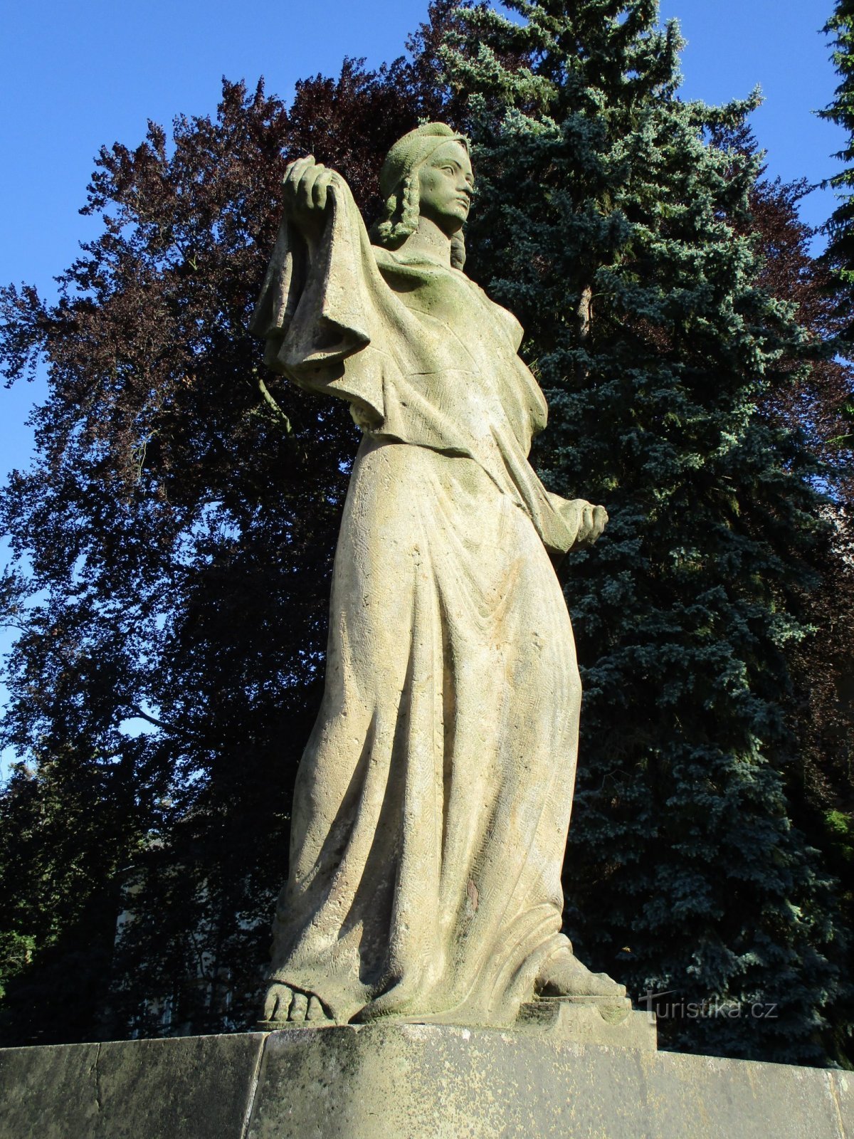 Monument à la résistance et aux victimes de la Seconde Guerre mondiale (Smiřice, 2 juin 2.6.2019)