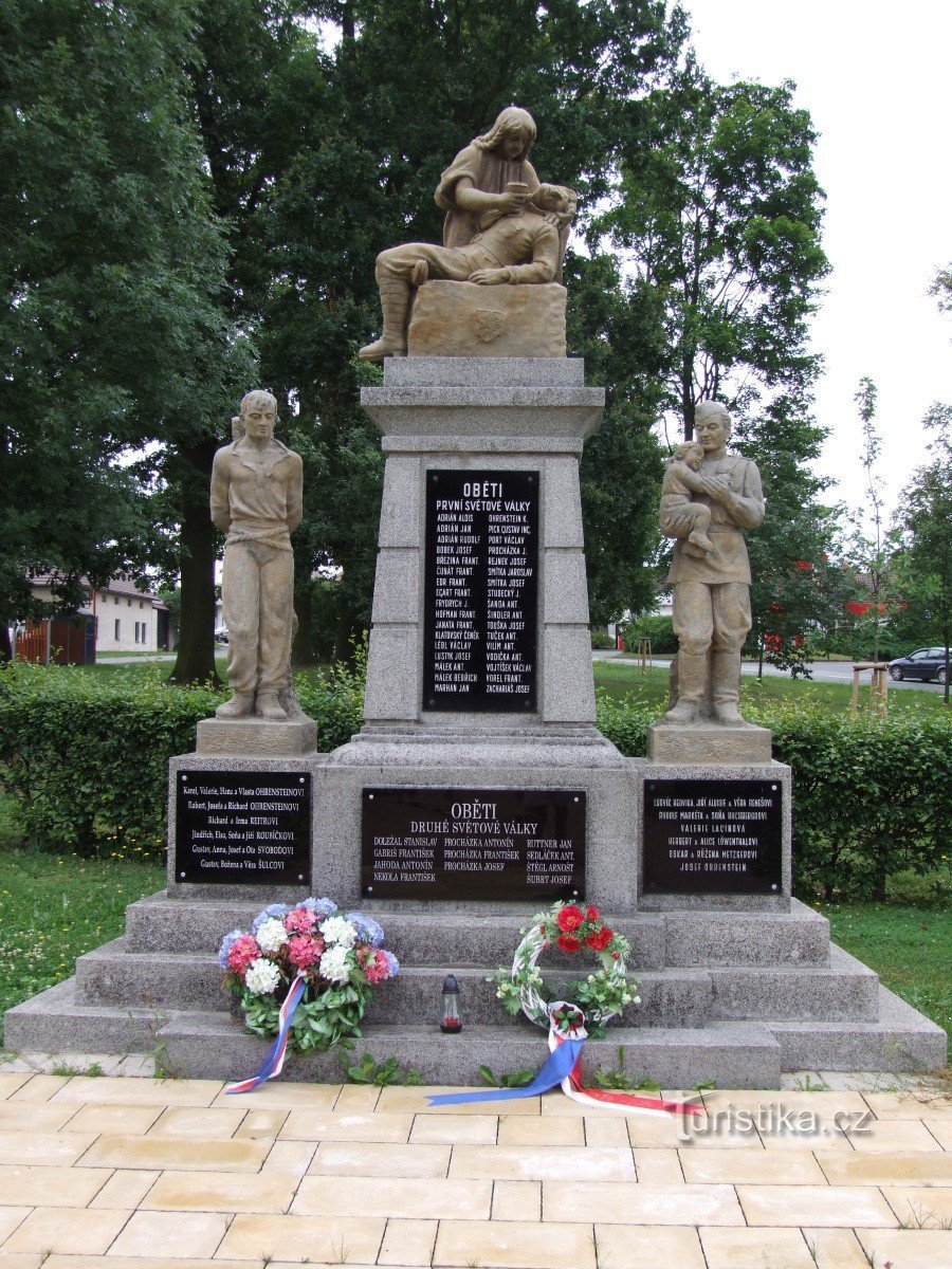 Monument to fallen heroes in Zruč nad Sázavou