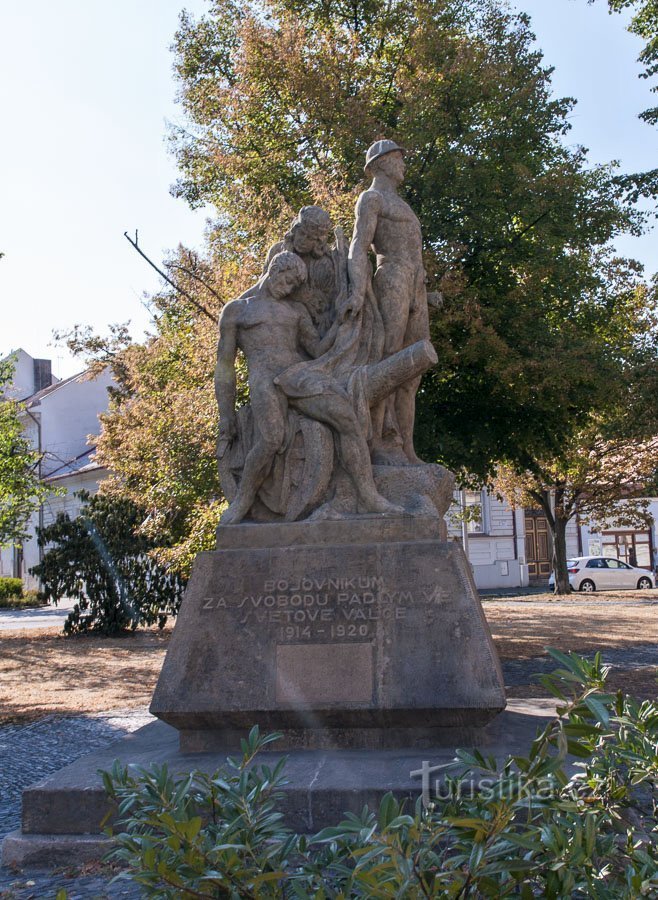 Pomník padlých v Kolíně