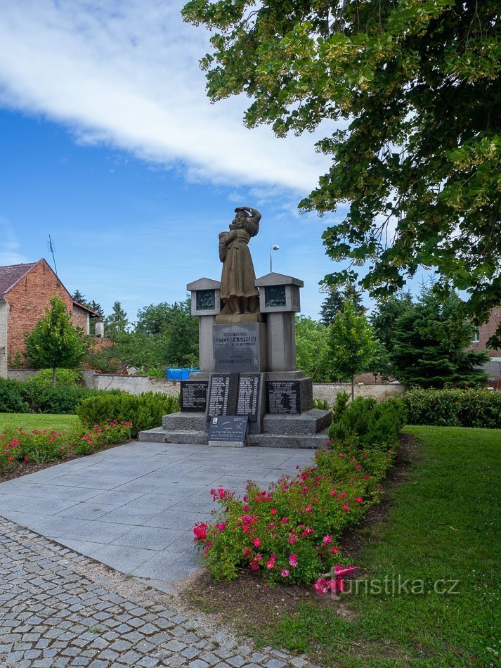 Monumento aos caídos em Křelov