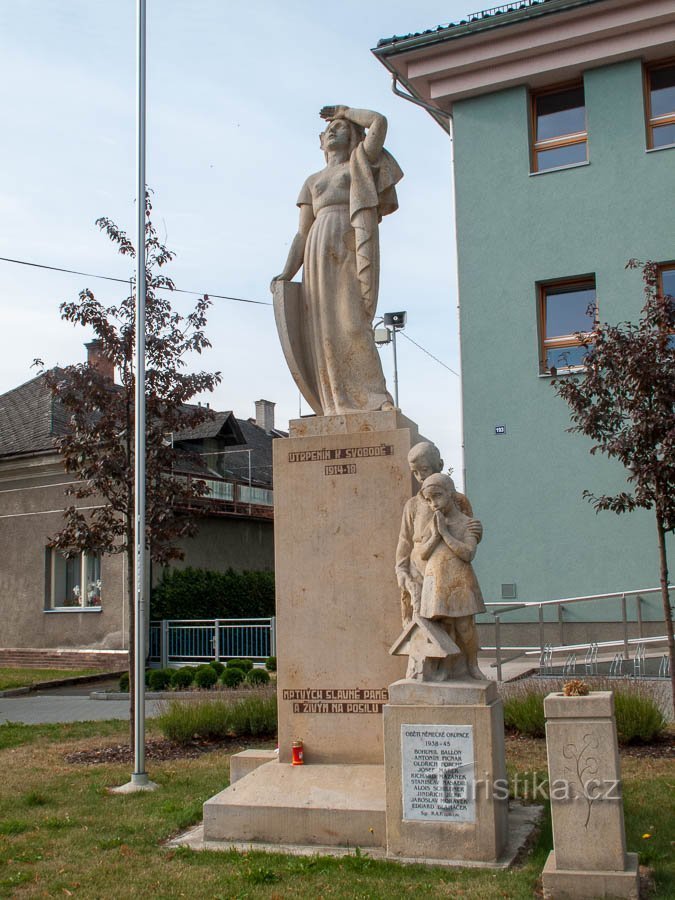Pomník padlých v Postřelmově