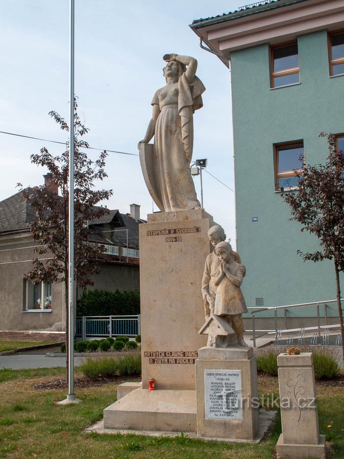 Monument aux morts à Postřelmov