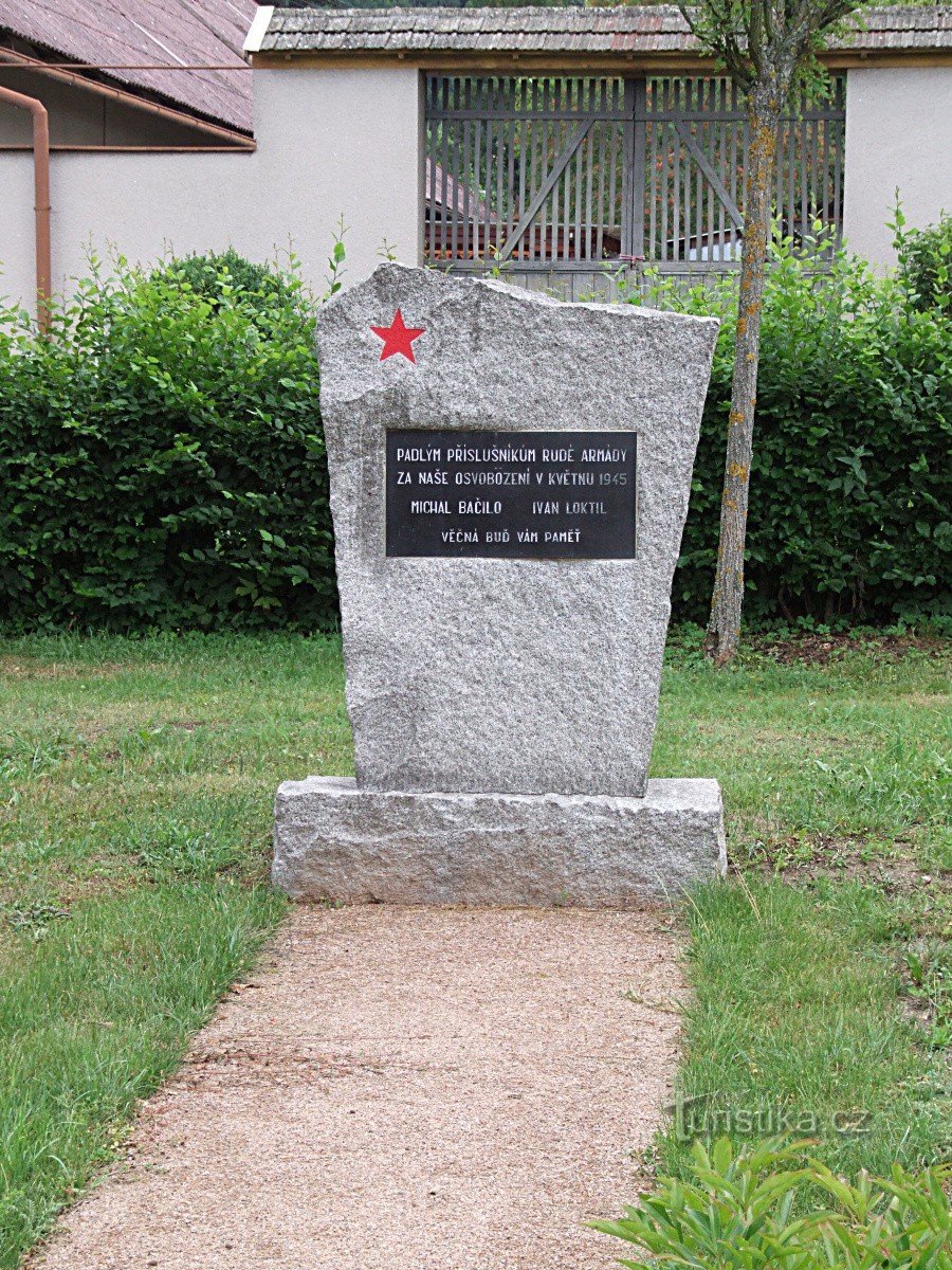 Monument over faldne soldater fra den røde hær