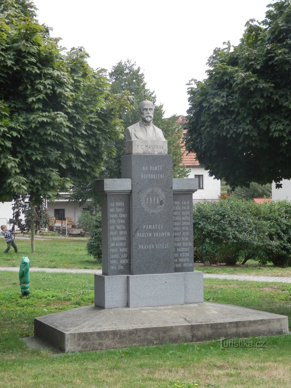 Monument to the fallen from the First World War in Rovečné