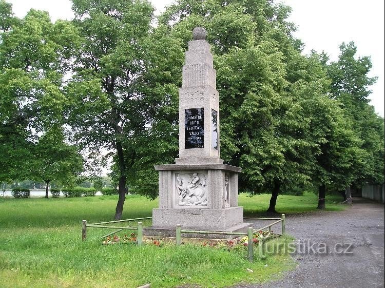 Monument for de faldne