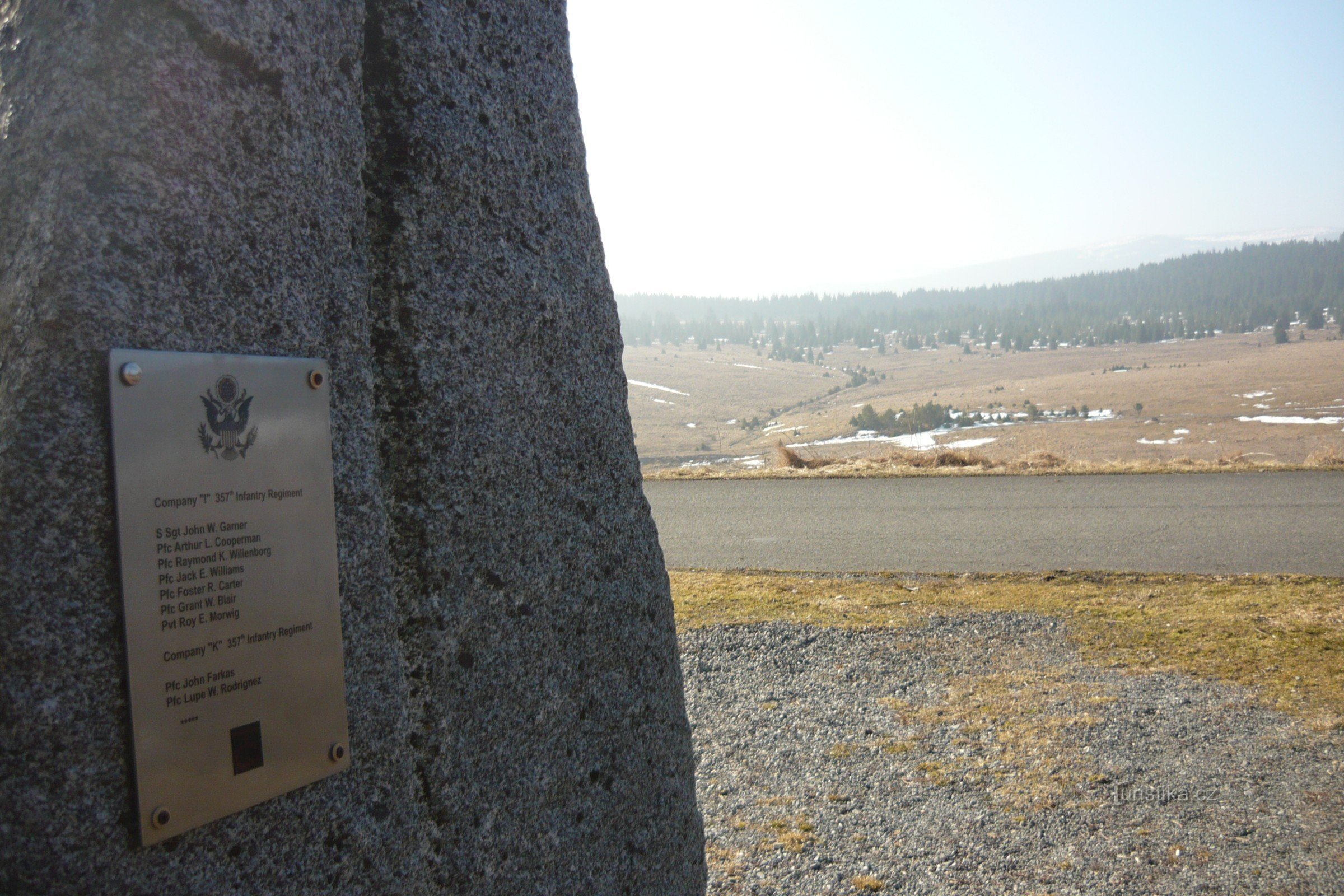 第 90 歩兵師団の戦死したアメリカ兵の記念碑