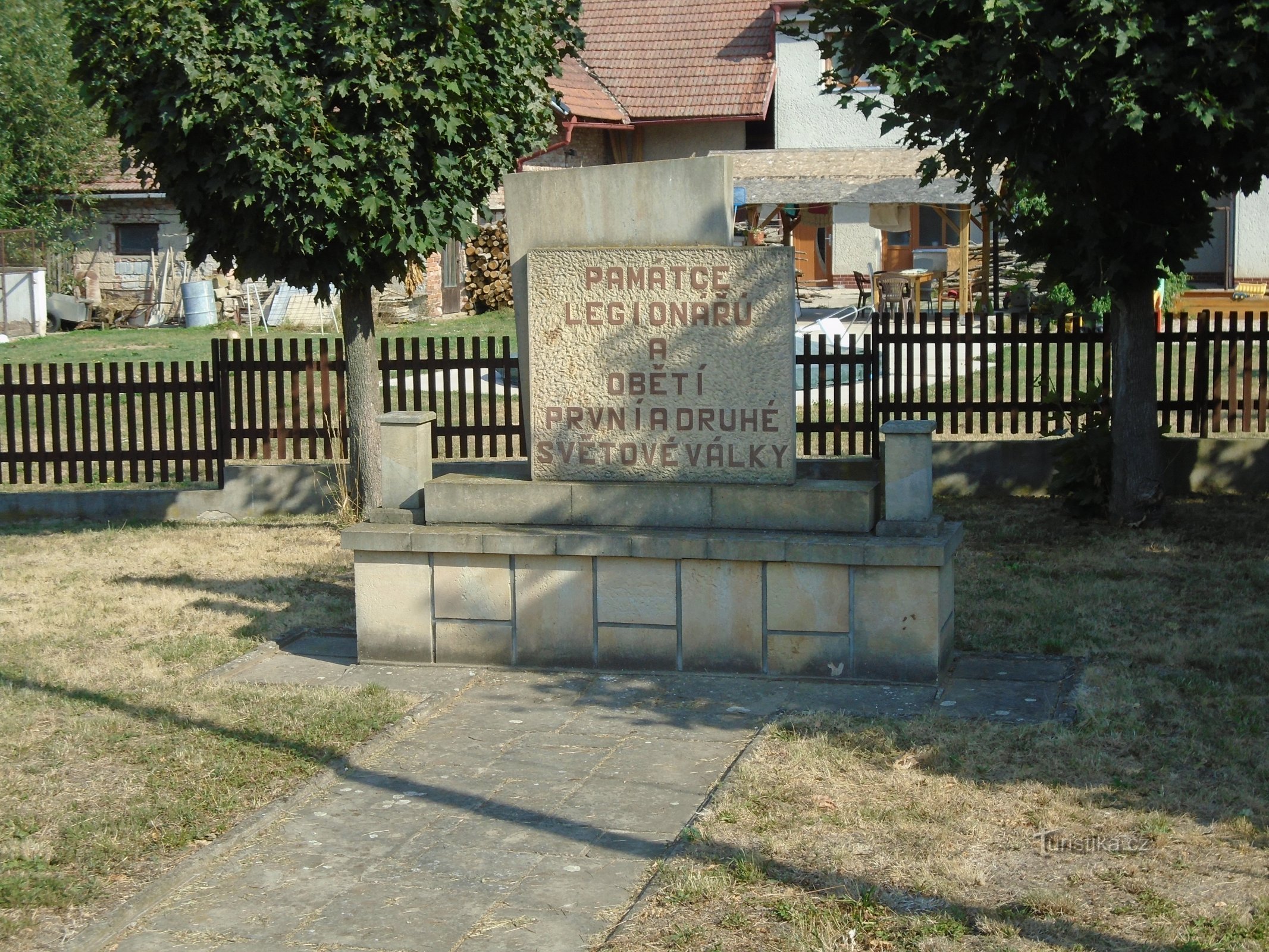 Monumento ai caduti (Barchov, 19.8.2018 agosto XNUMX)
