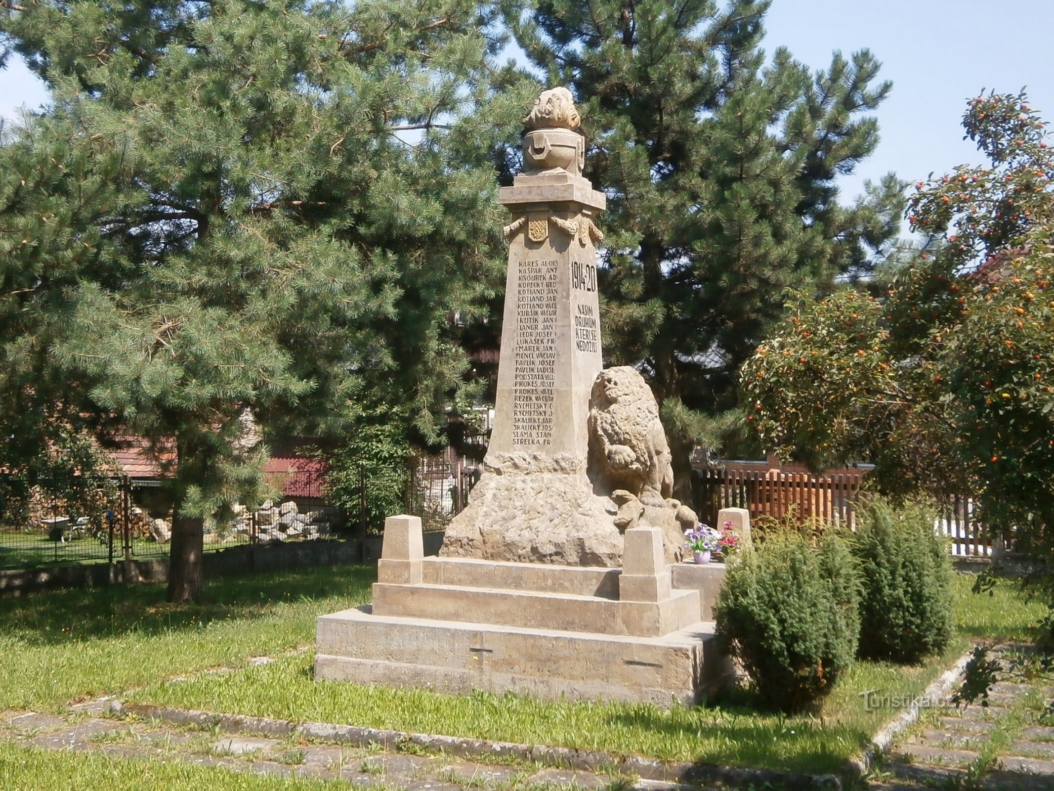 Monument till de stupade (Černilov, 22.7.2017/XNUMX/XNUMX)