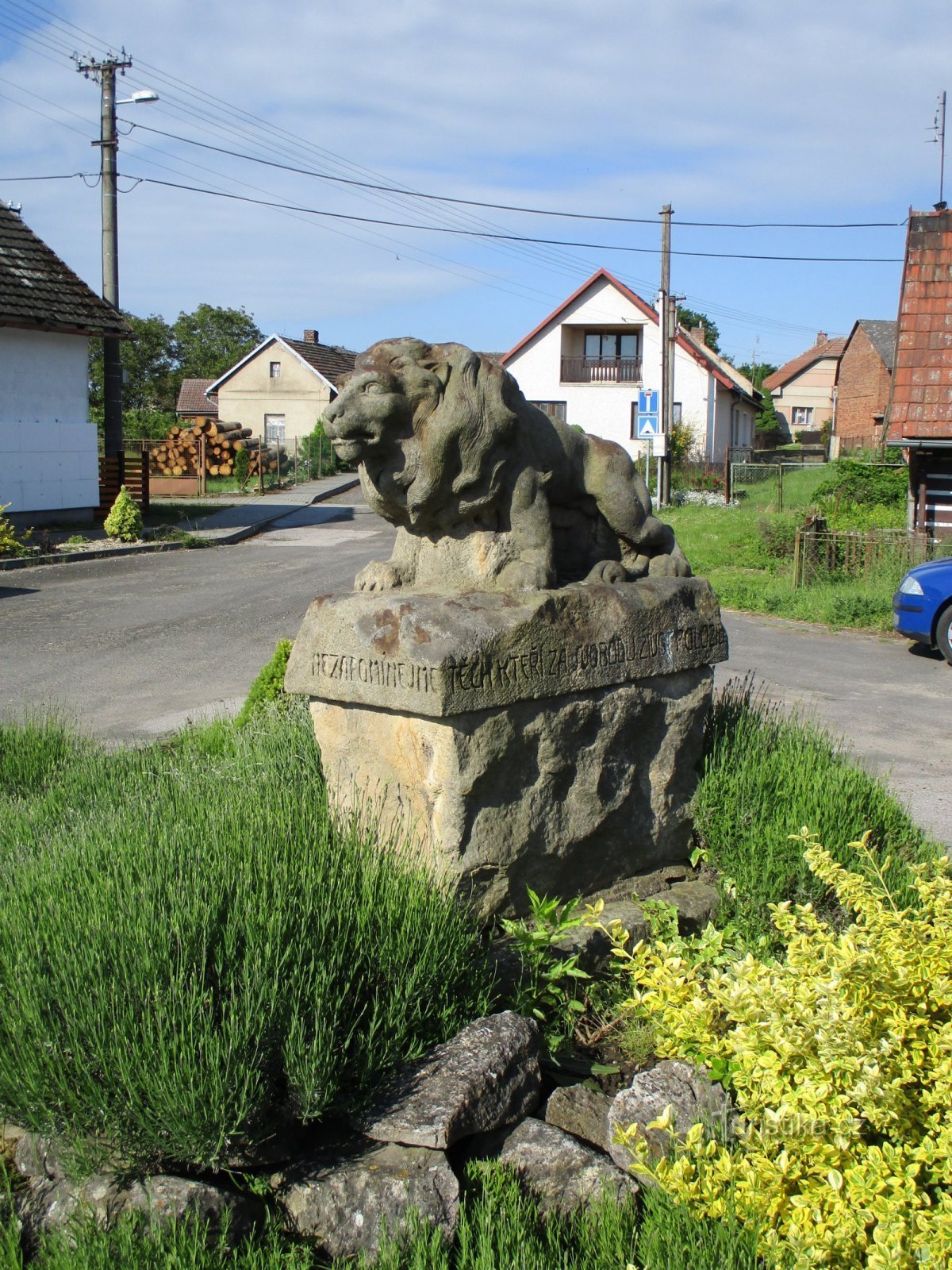 Monument till de stupade (Dolní Černůtky, 27.5.2020 juni XNUMX)