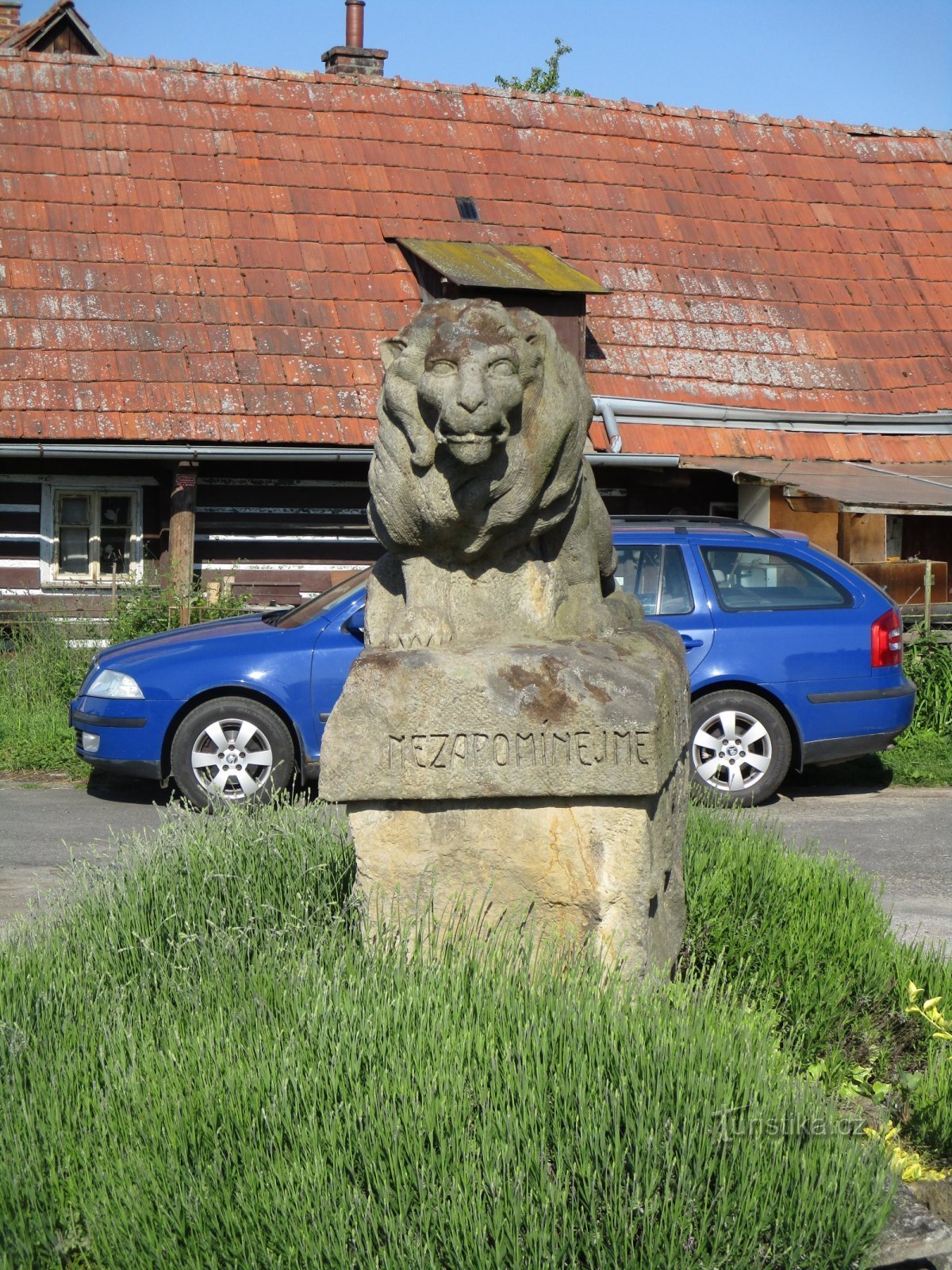 Monumento a los caídos (Dolní Černůtky, 27.5.2020 de junio de XNUMX)