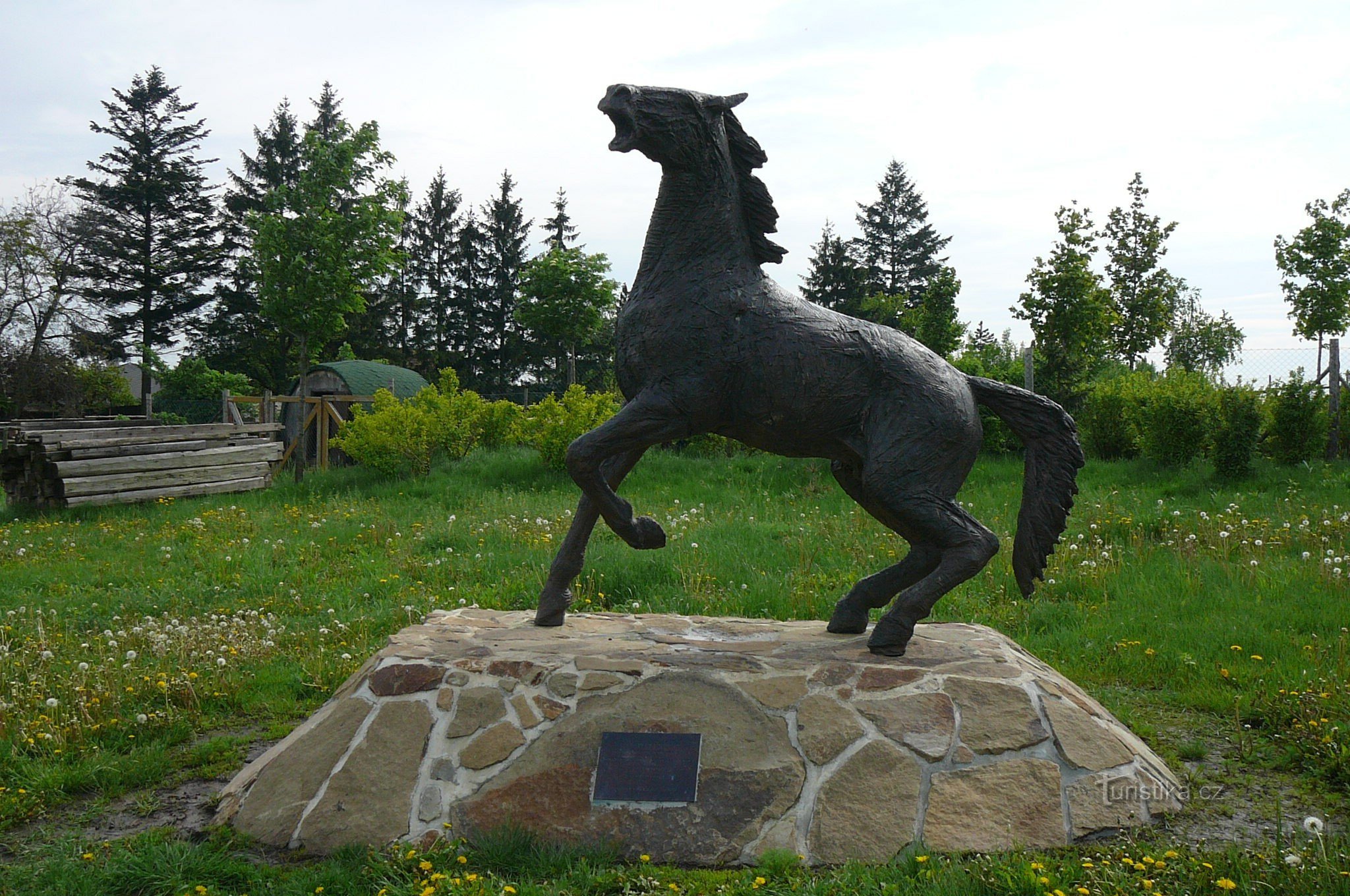 Pomník padlým koňům