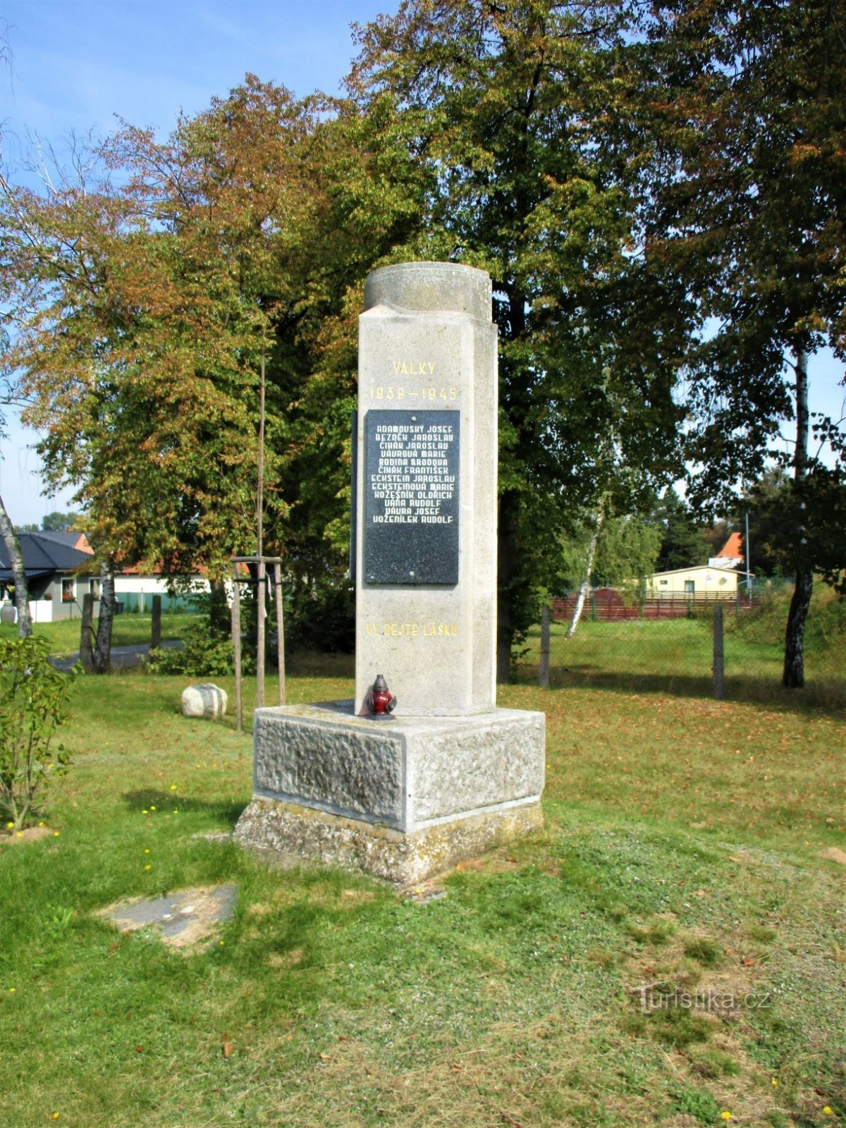 Monumento a los caídos (Kratonohy, 13.9.2020/XNUMX/XNUMX)