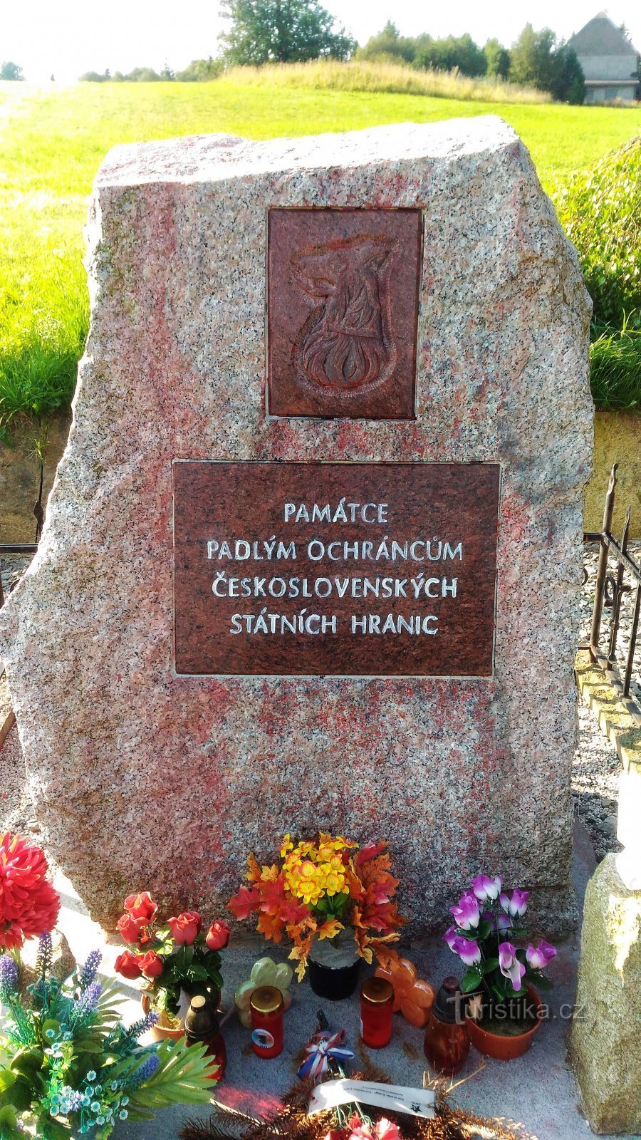 Monument till de stupade försvararna av de tjeckoslovakiska gränserna.