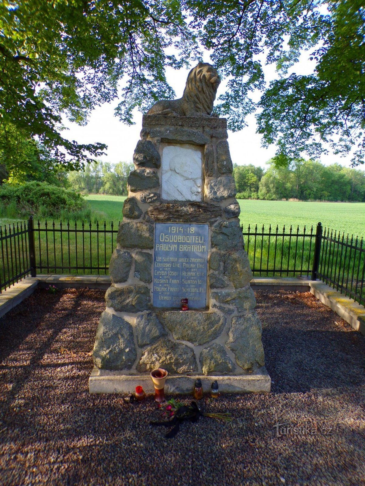 Pomnik poległych (Pohránov, 14.5.2022)