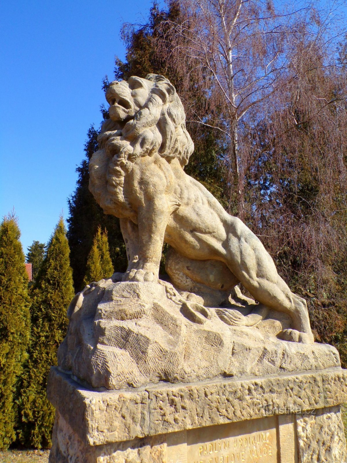 Monument to the fallen (Rožnov, 20.3.2022)