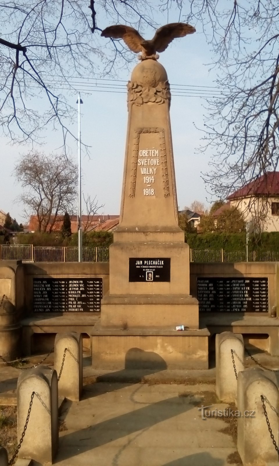 Monument till den fallna Tuněchody